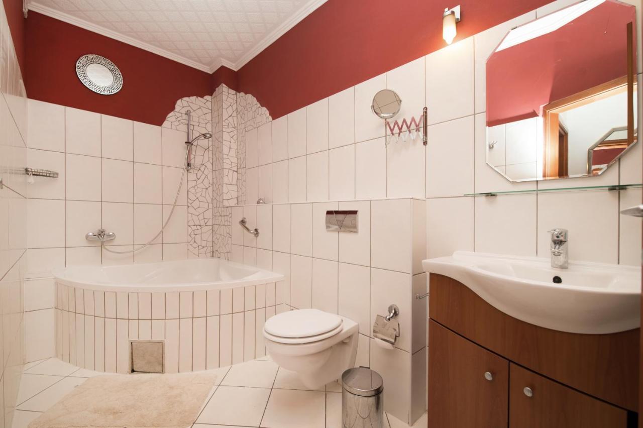 Apartman Mediterraneo Supetar Exterior photo
