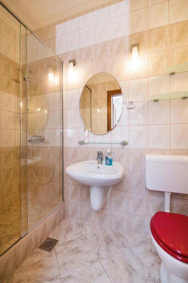 Apartman Mediterraneo Supetar Exterior photo